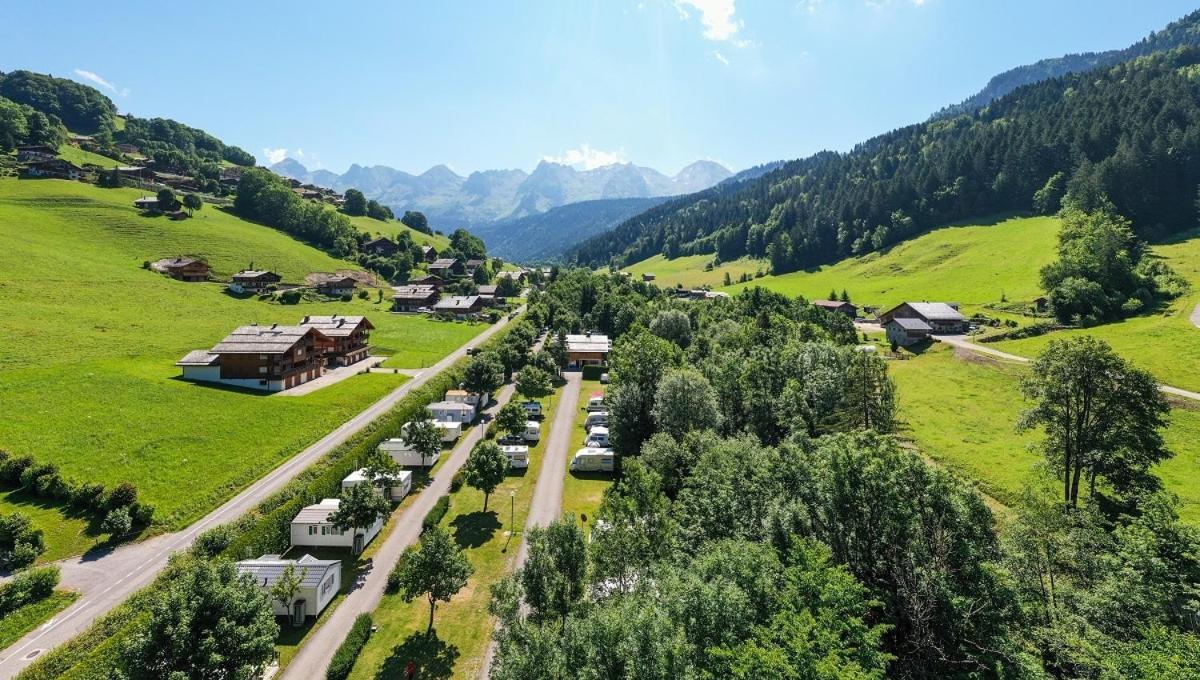 Le Clos Du Pin Le Grand-Bornand Exteriör bild